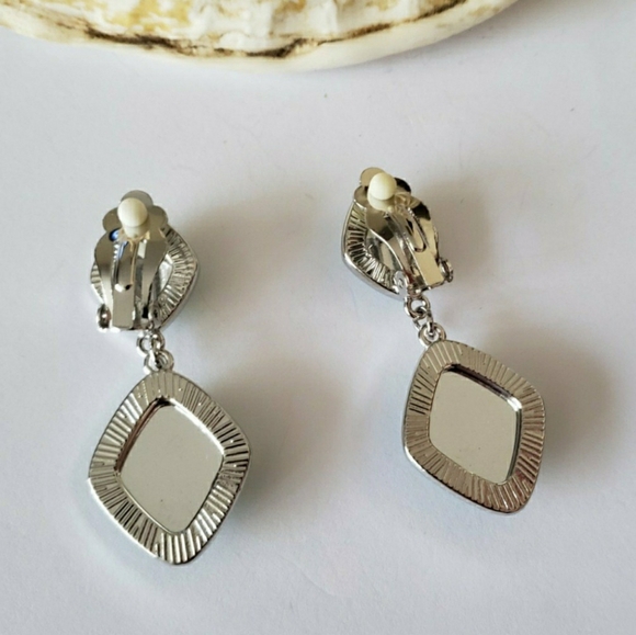 Clip On Elegant Silver and Green Dangle Earrings - Picture 2 of 2